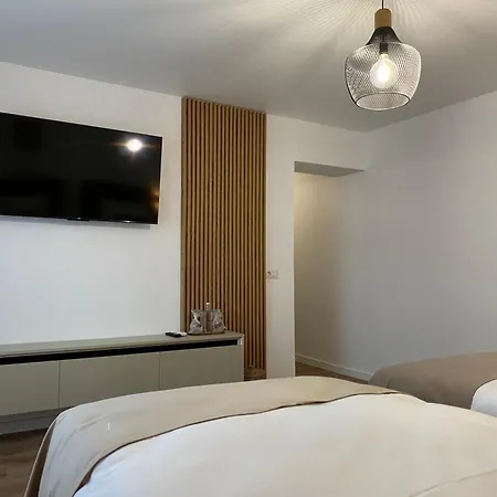 Cosy Apartments & Bistro Pufesti Extérieur photo